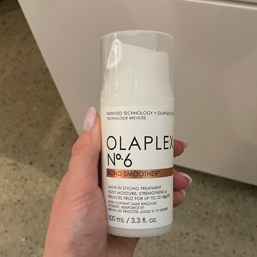 OLAPLEX No.6 Bond Smoother - White with Gold Accent